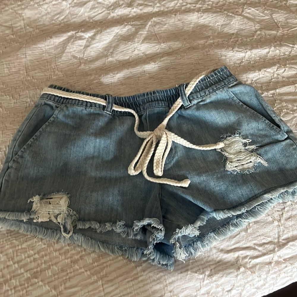 Like new Aerie denim shorts with elastic waist
